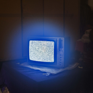 21 December 2018 – An old television, unable to pick up a signal, is suggestive of the difficulties in communication between men in prison and their families.